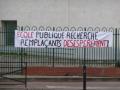 Photos des banderoles pour demander des remplaçants